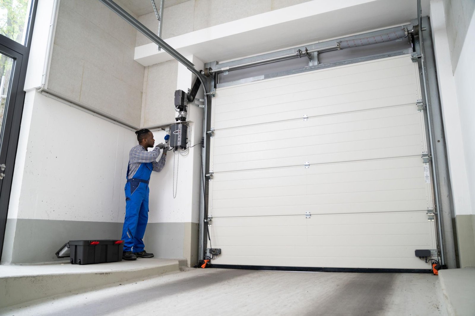 How to Choose the Best Garage Door for Your Home in Manchester